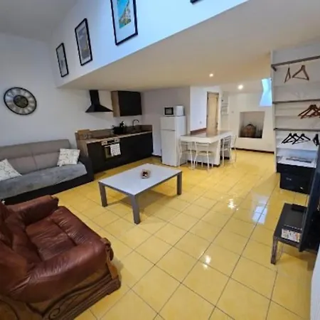 Ferienwohnung La Petite Bulle Villeneuve-sur-Yonne Exterior foto